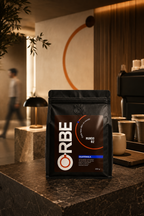 Mundo 02 Guatemala de 250 g en un espacio de café de tonos cálidos